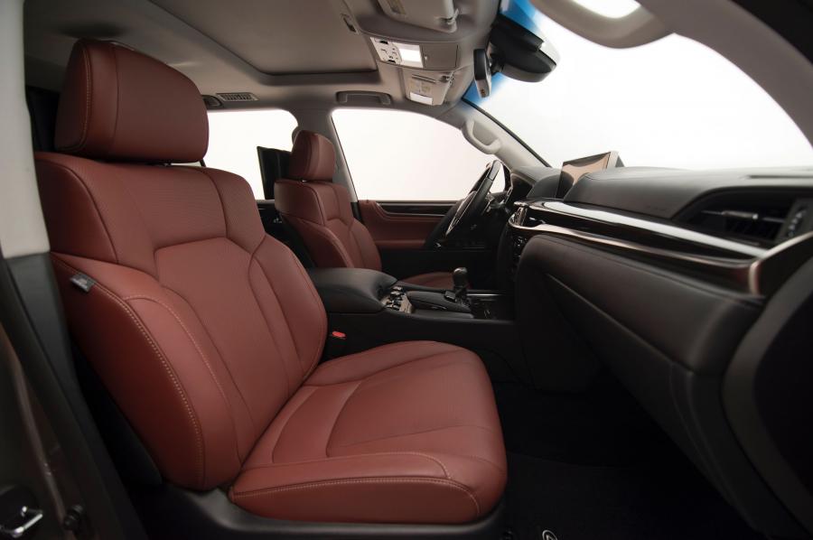  Lexus LX570 2016 года  (фото 16 из 21)